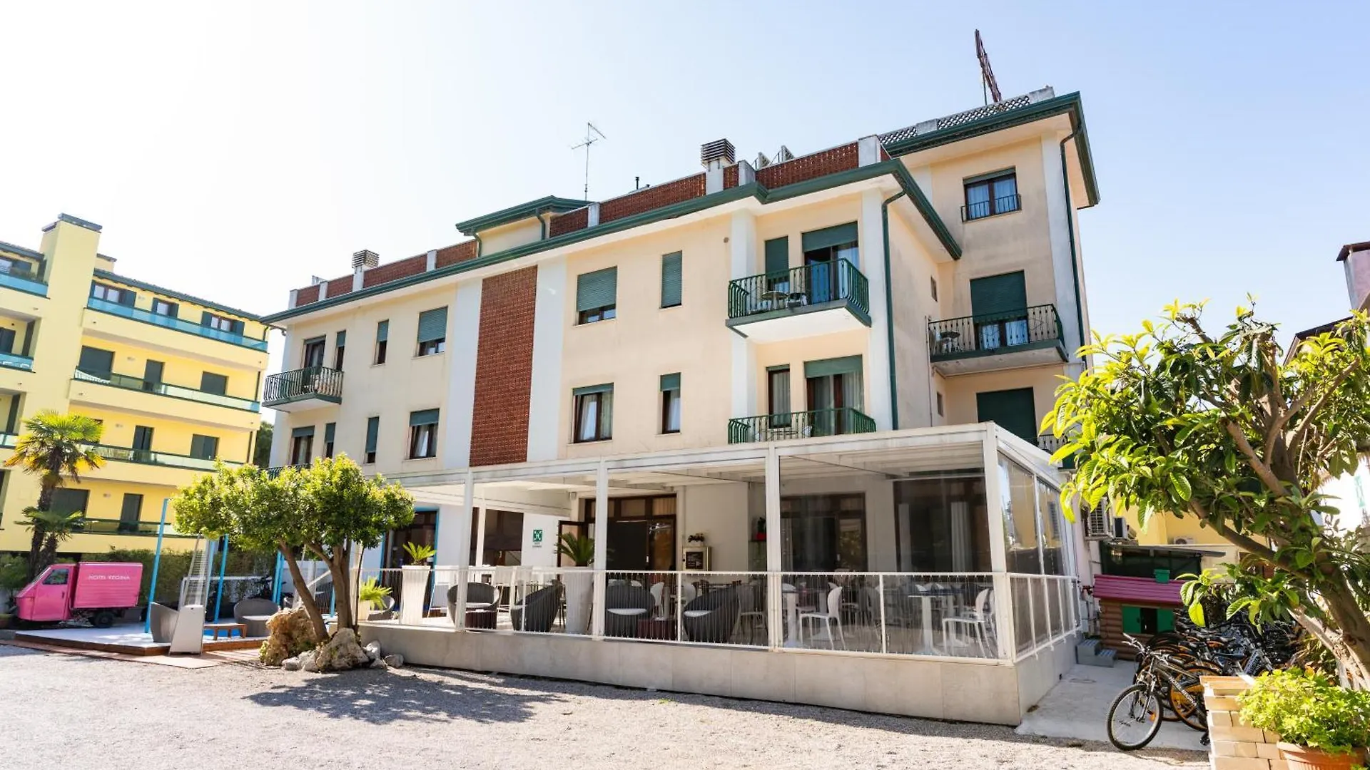 Hotel Regina location