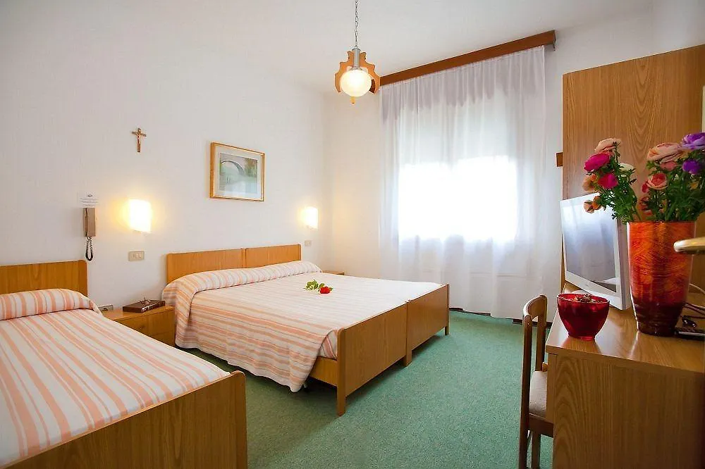 ***  קאורלה Hotel Regina איטליה